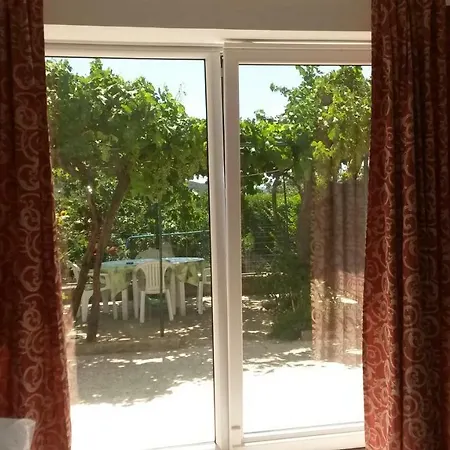 Apartman Lana Apartment *