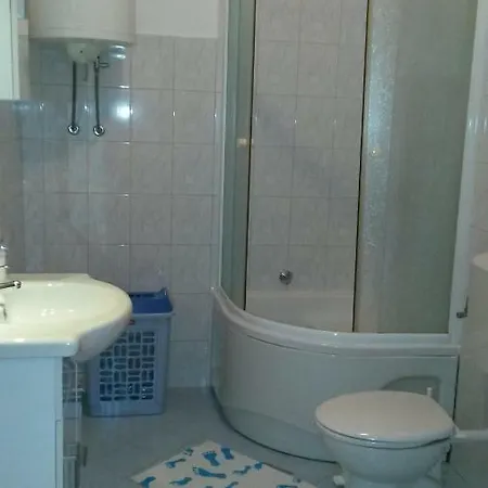 Apartman Lana *