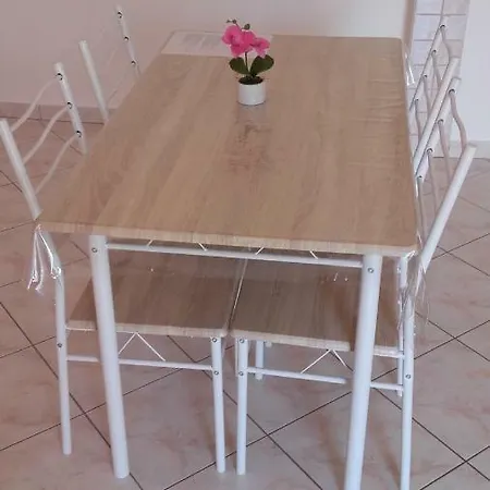 Apartman Lana *
